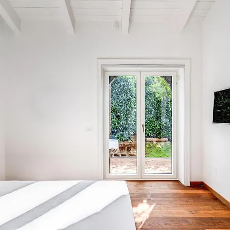 Romantic Garden Villa Sorrente