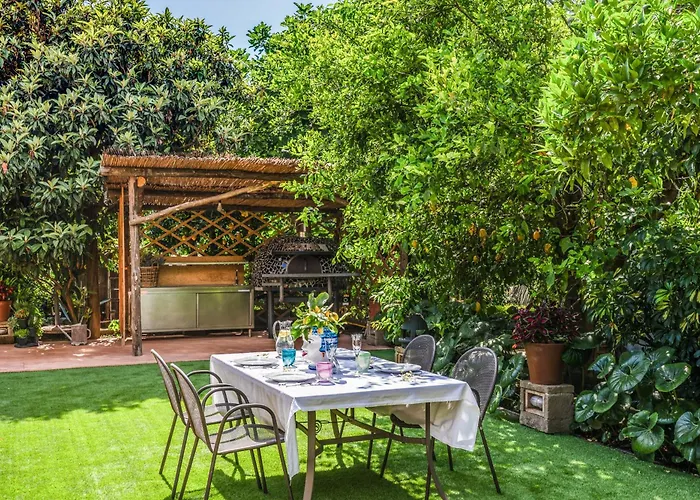 Romantic Garden Villa Sorrente