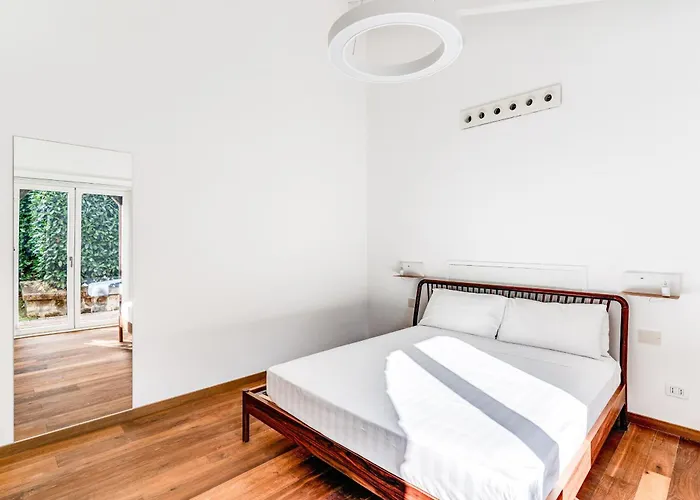 Romantic Garden Villa *