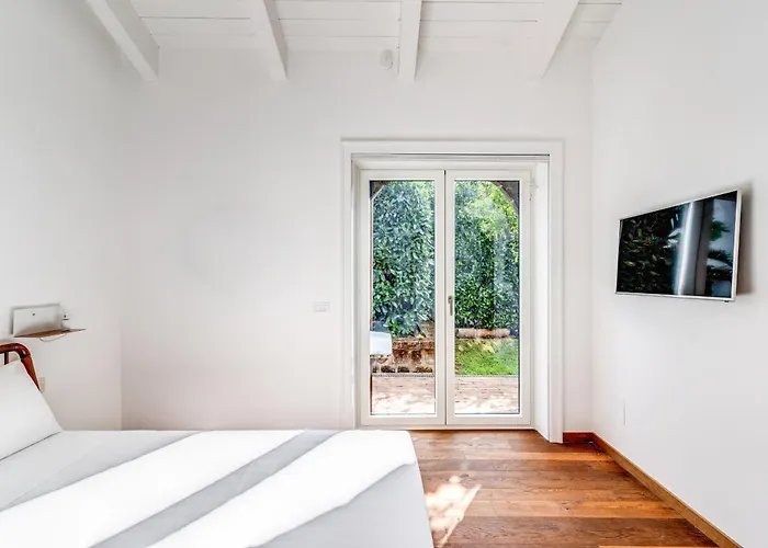 Romantic Garden Villa Sorrente