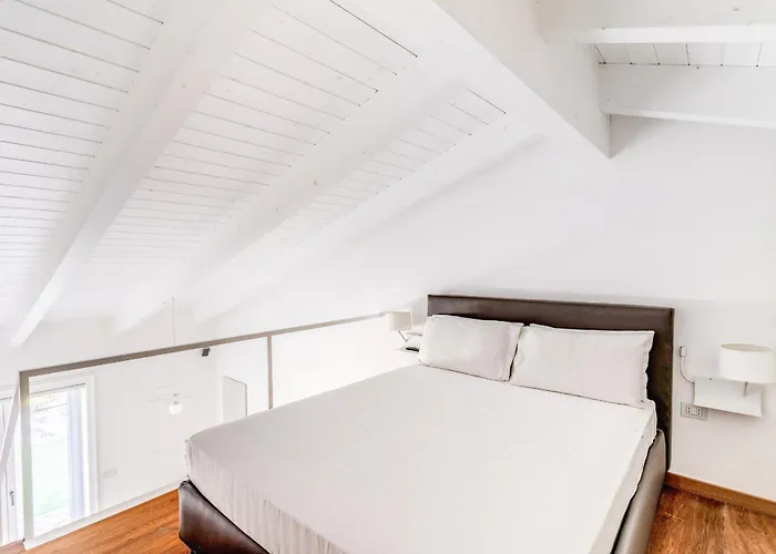 Romantic Garden فيلة