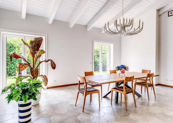 Romantic Garden سورينتو